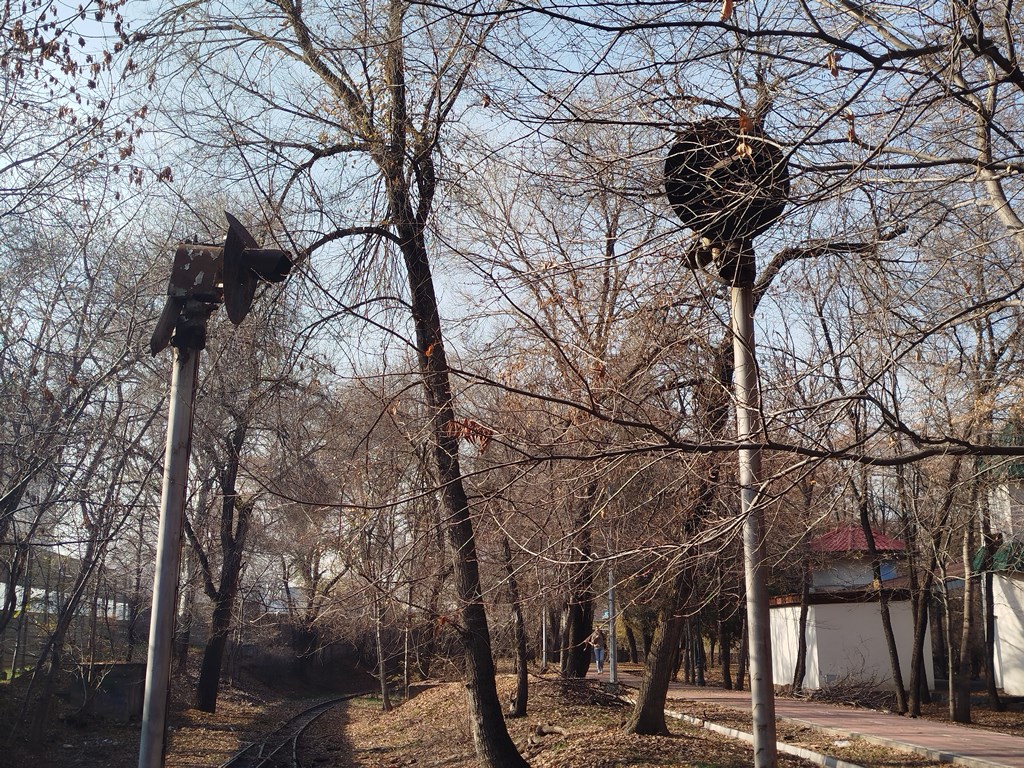 Что не так в самом старом алматинском парке?